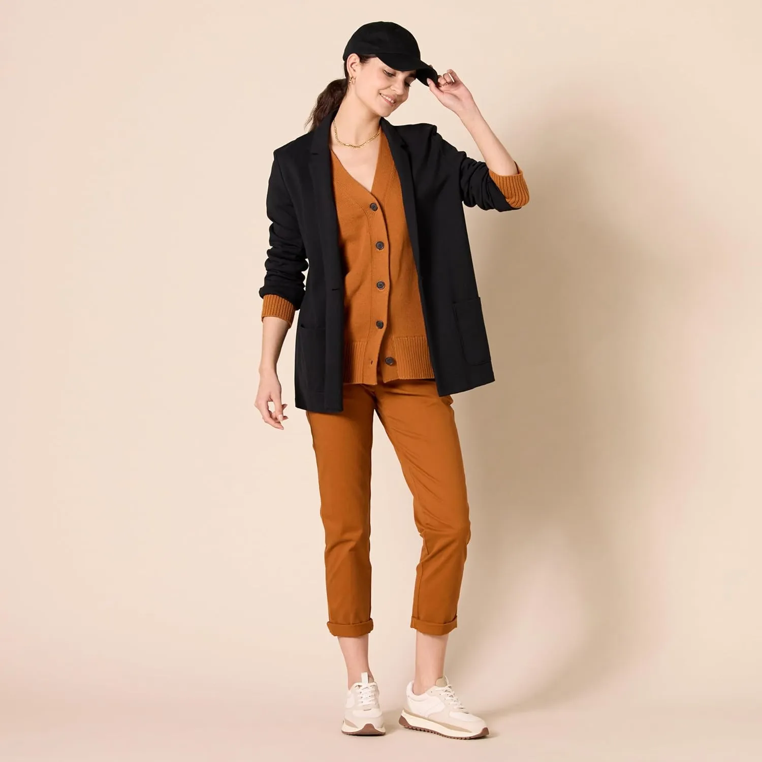 Amazon Essentials Women's V-Neck Midweight Relaxed-Fit Cardigan Sweater