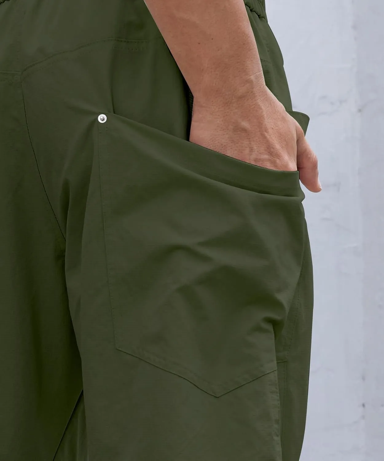 DEARCASE Men's Casual Baggy Elastic Waist Pants with Large Pockets Lightweight Relaxed Fit Drawstring Trousers