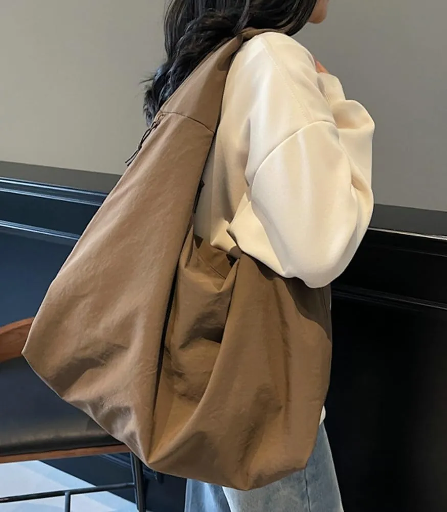 Large Hobo Bag Nylon Shoulder Purse for Women Trendy Tote Handbag Underarm Purse Versatile Slouchy Hobo Bag for Travel Sport