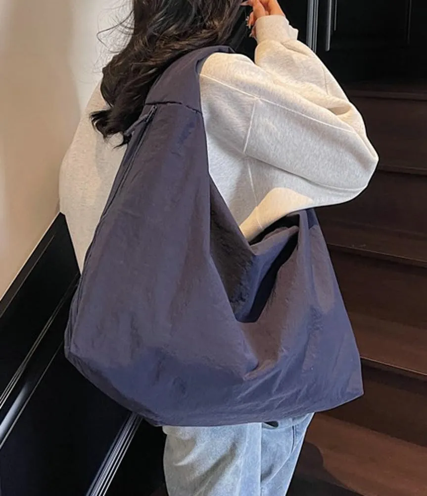 Large Hobo Bag Nylon Shoulder Purse for Women Trendy Tote Handbag Underarm Purse Versatile Slouchy Hobo Bag for Travel Sport