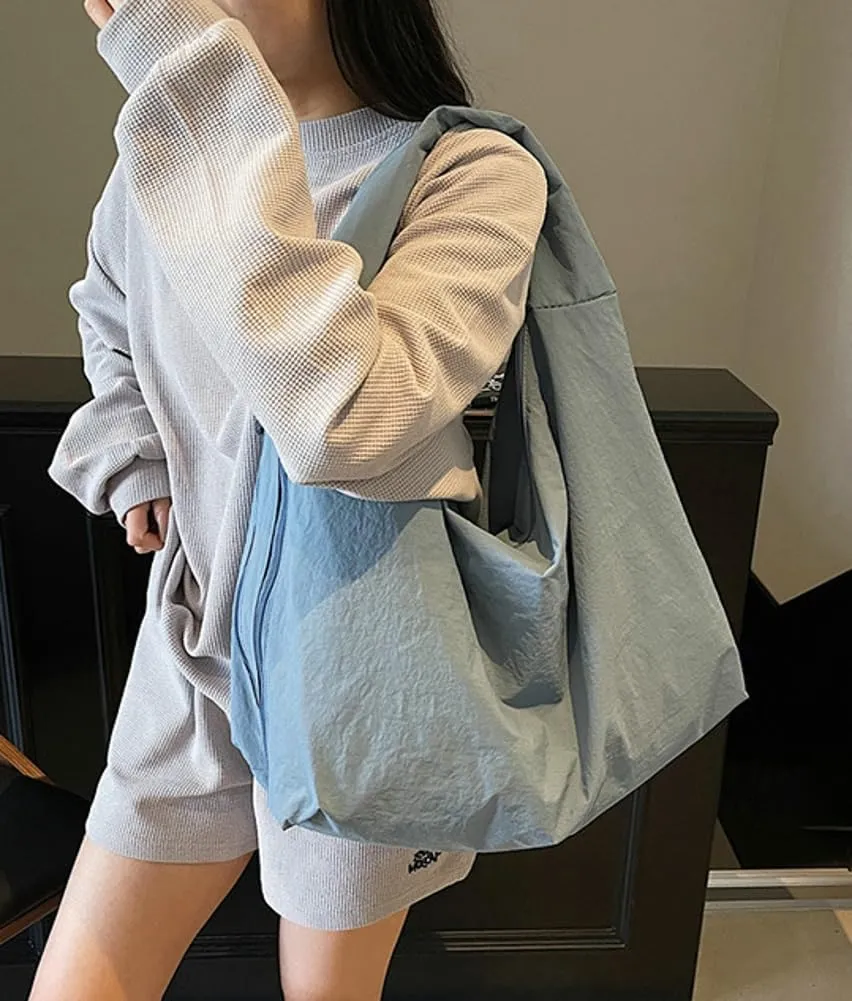 Large Hobo Bag Nylon Shoulder Purse for Women Trendy Tote Handbag Underarm Purse Versatile Slouchy Hobo Bag for Travel Sport
