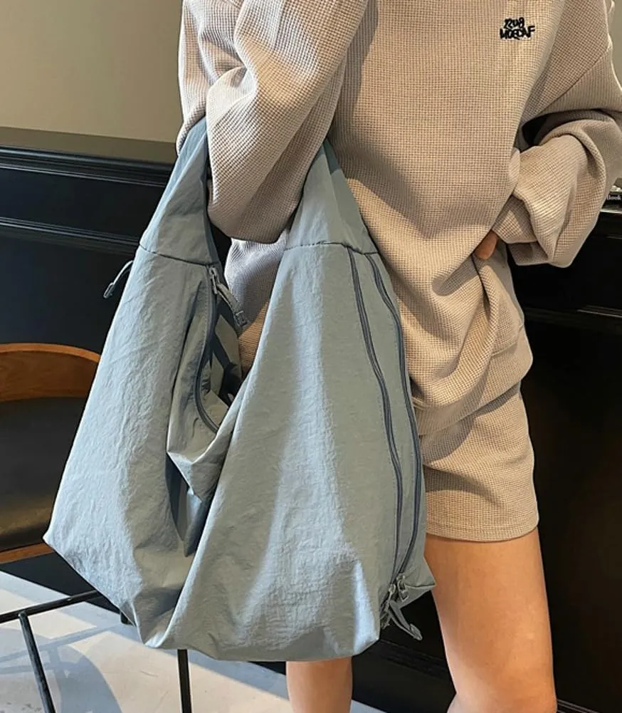 Large Hobo Bag Nylon Shoulder Purse for Women Trendy Tote Handbag Underarm Purse Versatile Slouchy Hobo Bag for Travel Sport