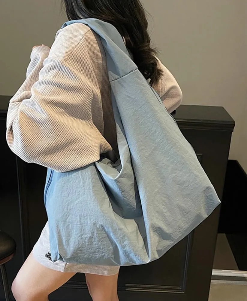 Large Hobo Bag Nylon Shoulder Purse for Women Trendy Tote Handbag Underarm Purse Versatile Slouchy Hobo Bag for Travel Sport