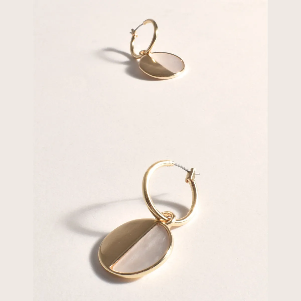 Resin Half Metal Hoop Earrings (Cream/Gold)